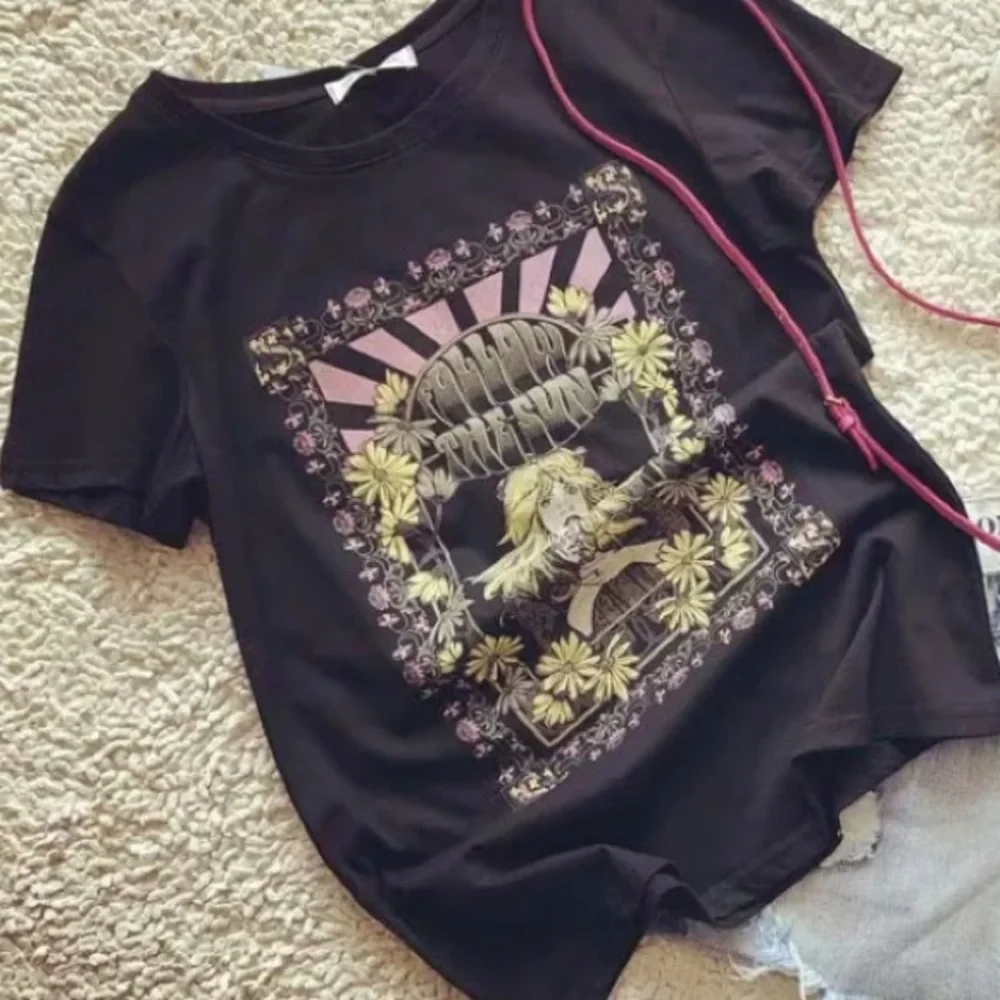 SOLD OUT Stevie Nicks Follow the Sun Graphic Concert Tee - Picture 7 of 7